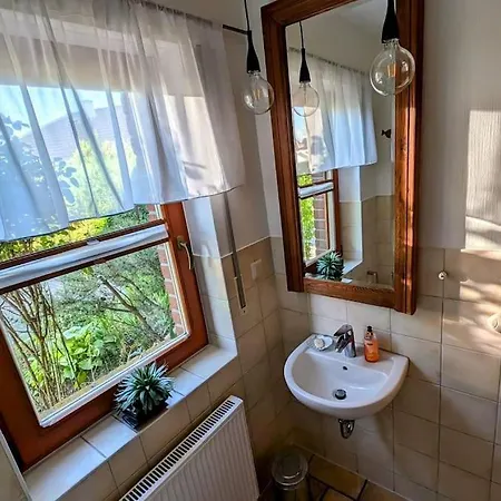 Schoenes Grosses Haus In Zentrum-, Strandnah Apartment *