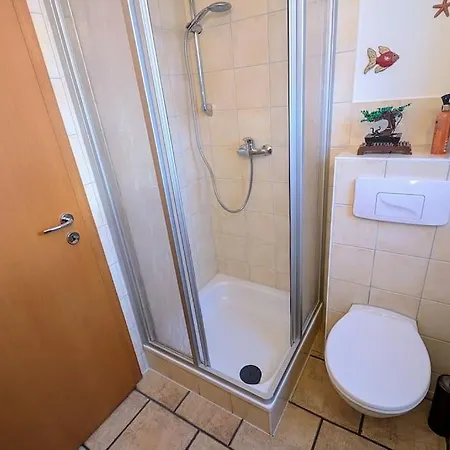 Schoenes Grosses Haus In Zentrum-, Strandnah Apartment *