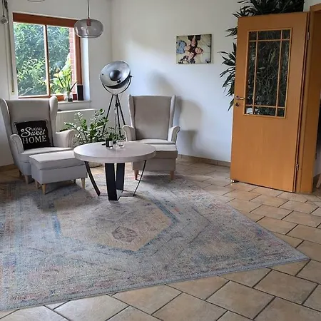 アパート Schoenes Grosses Haus In Zentrum-, Strandnah ノイブランデンブルク