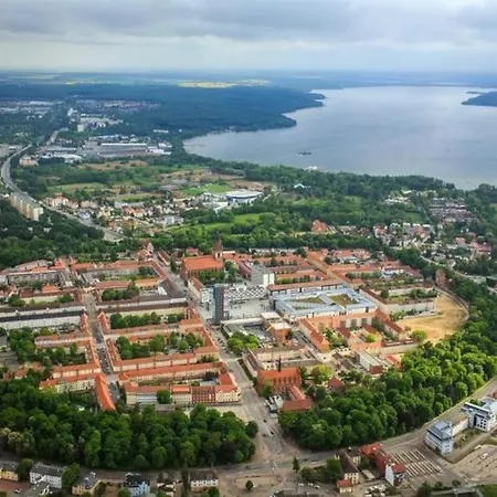 Schoenes Grosses Haus In Zentrum-, Strandnah ノイブランデンブルク