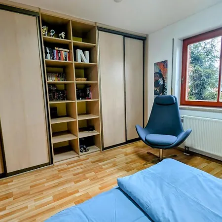 Schoenes Grosses Haus In Zentrum-, Strandnah *