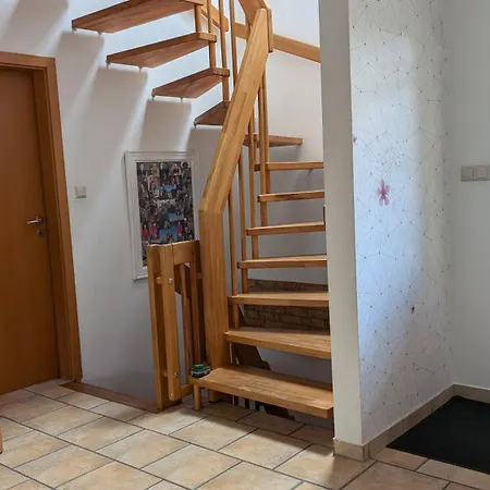 Schoenes Grosses Haus In Zentrum-, Strandnah ノイブランデンブルク