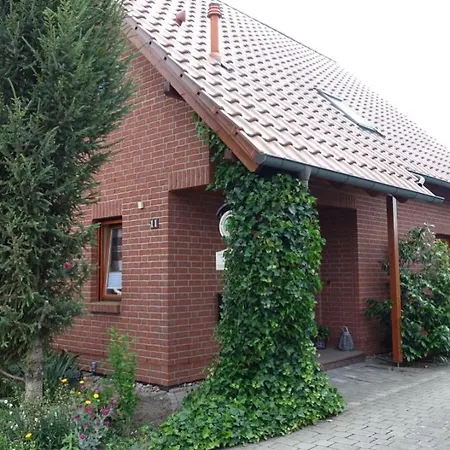 Schoenes Grosses Haus In Zentrum-, Strandnah *